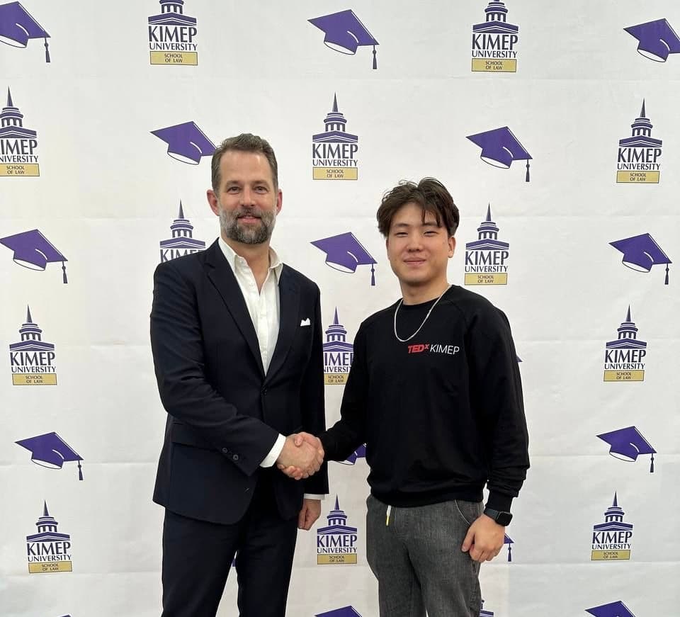 TEDxKIMEP event moment